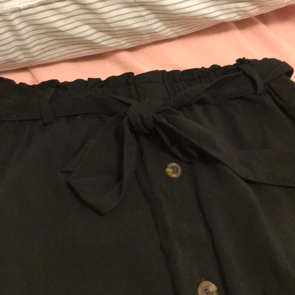 Black midi skirt - Picture 3 of 4